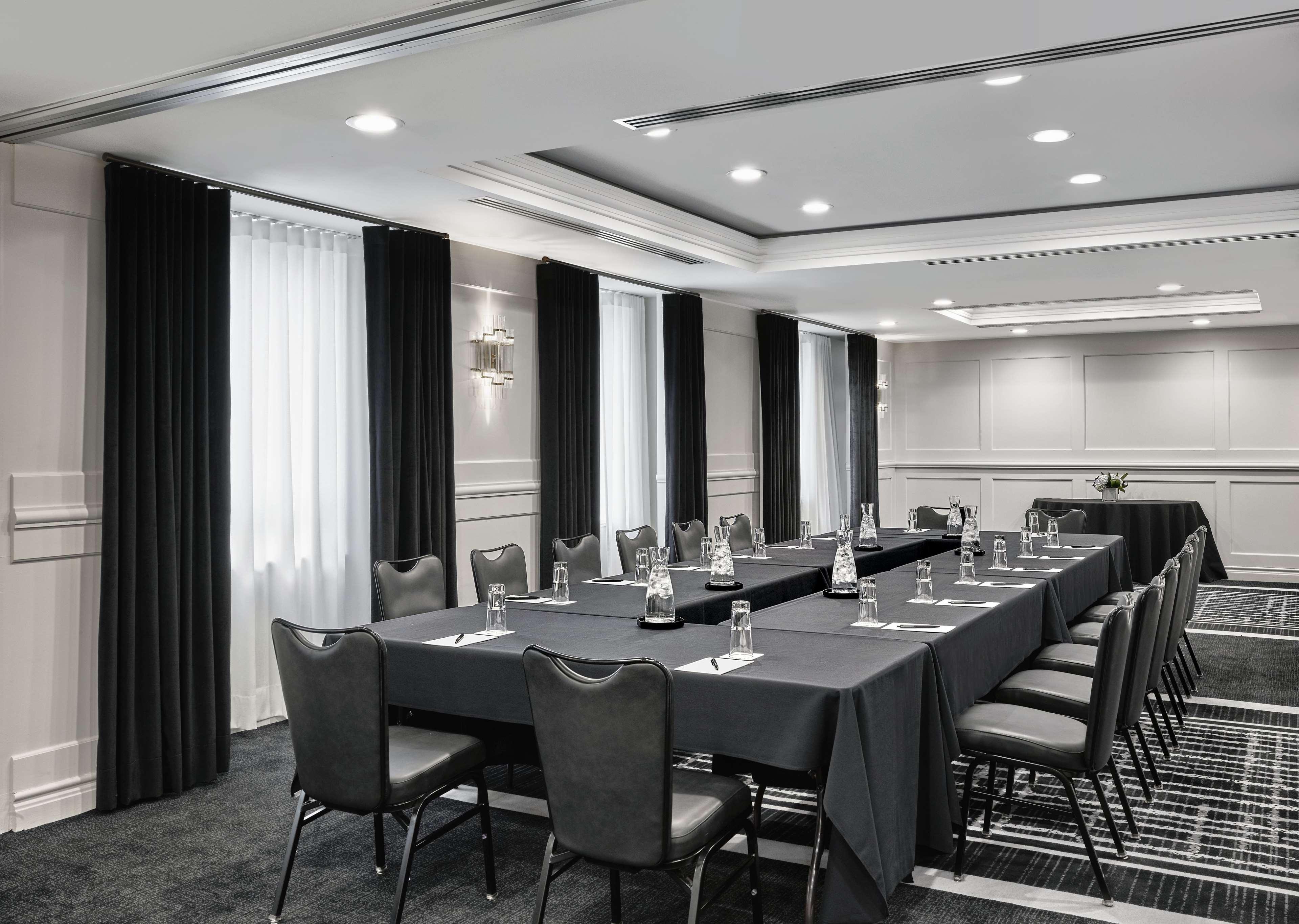 Vogue Hotel Montreal Downtown, Curio Collection By Hilton Eksteriør bilde