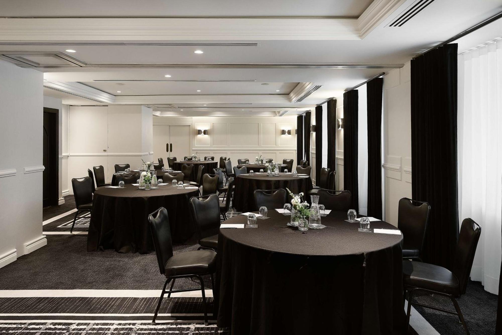 Vogue Hotel Montreal Downtown, Curio Collection By Hilton Eksteriør bilde