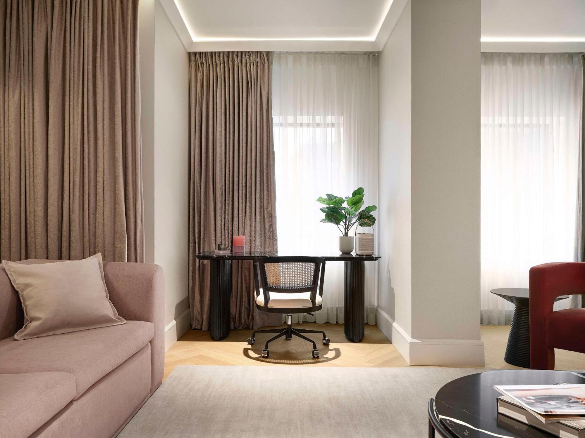 Vogue Hotel Montreal Downtown, Curio Collection By Hilton Eksteriør bilde