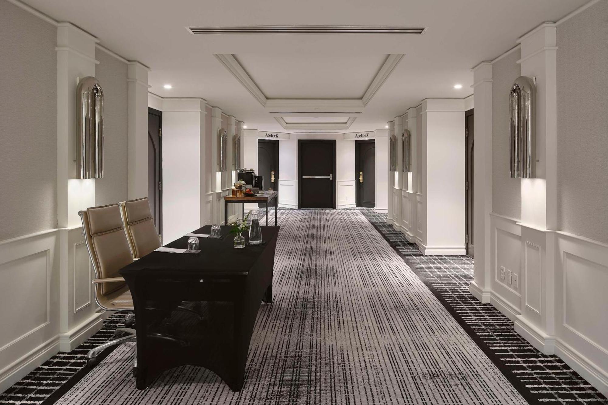 Vogue Hotel Montreal Downtown, Curio Collection By Hilton Eksteriør bilde
