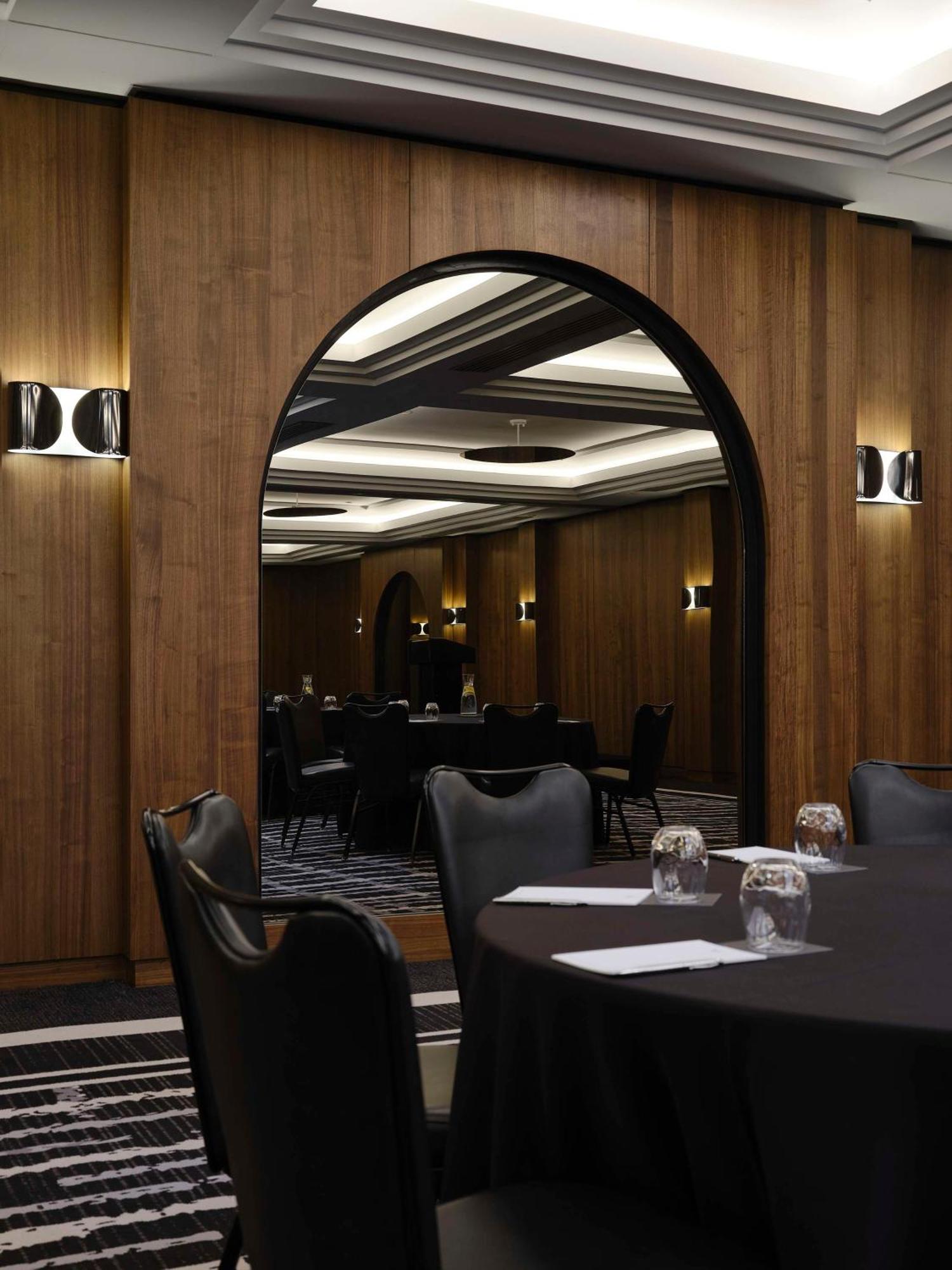 Vogue Hotel Montreal Downtown, Curio Collection By Hilton Eksteriør bilde